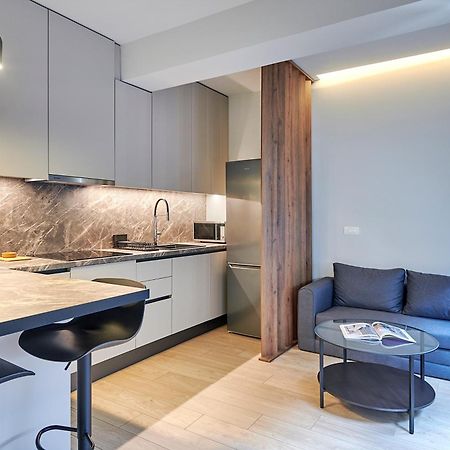 City-Center Apartment In Vibrant Monastiraki, Athens Exterior photo