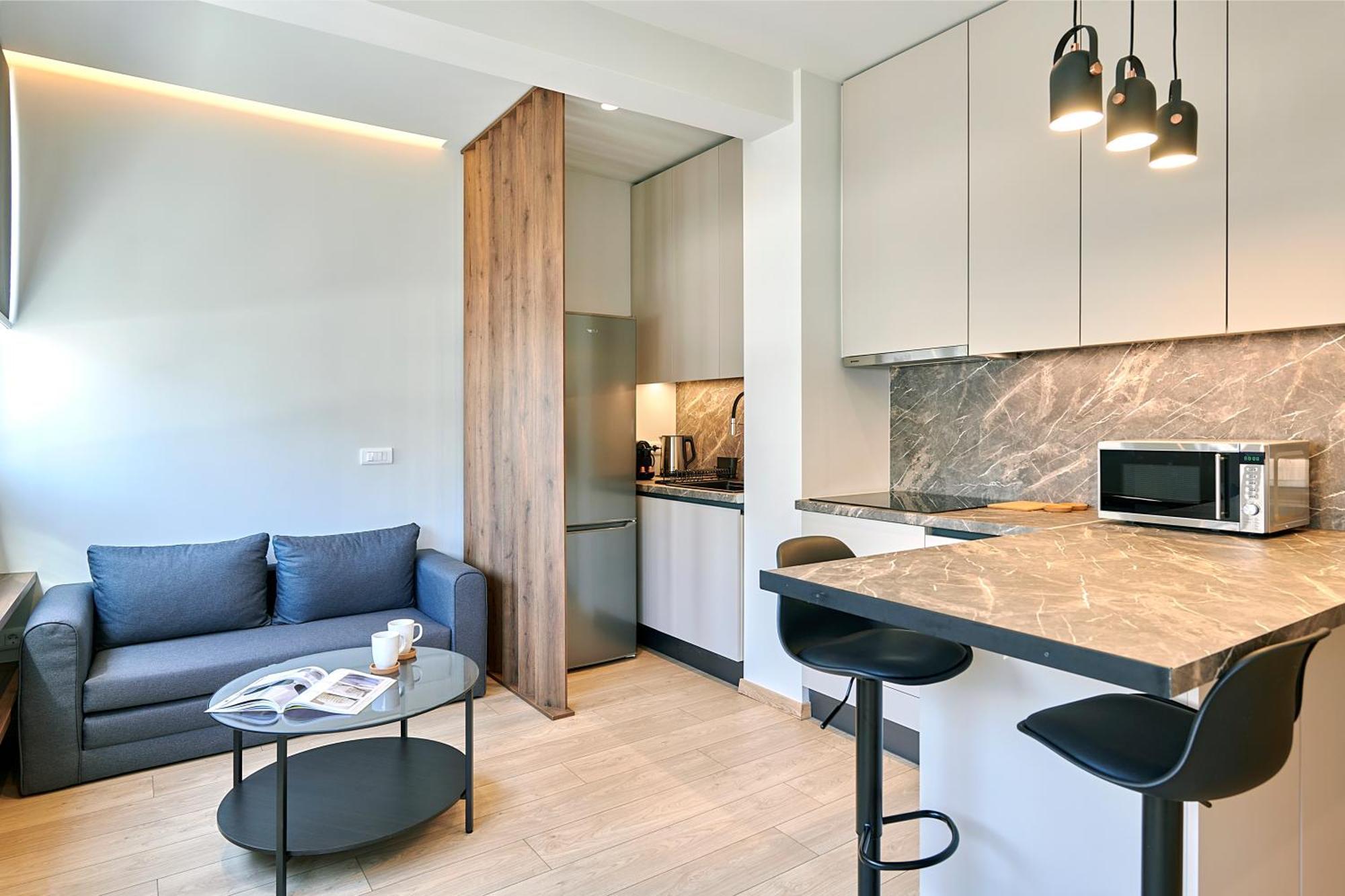 City-Center Apartment In Vibrant Monastiraki, Athens Exterior photo